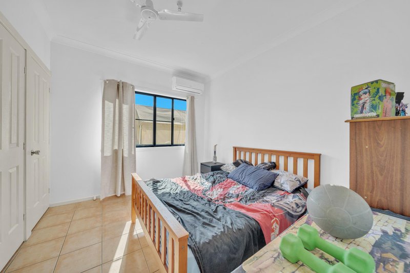 Photo - 6 Carbeen Place, Emerald QLD 4720 - Image 12