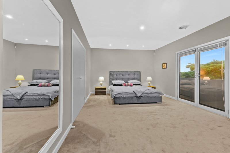 Photo - 6 Carex Way, South Morang VIC 3752 - Image 11