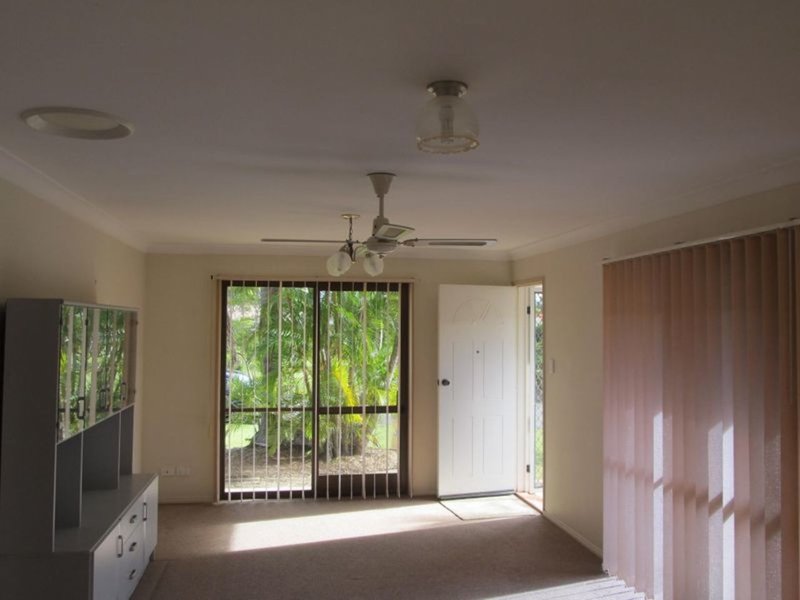 Photo - 6 Carl Court, Banksia Beach QLD 4507 - Image 5