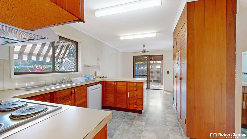 Photo - 6 Carnoustie Street, Tewantin QLD 4565 - Image 5