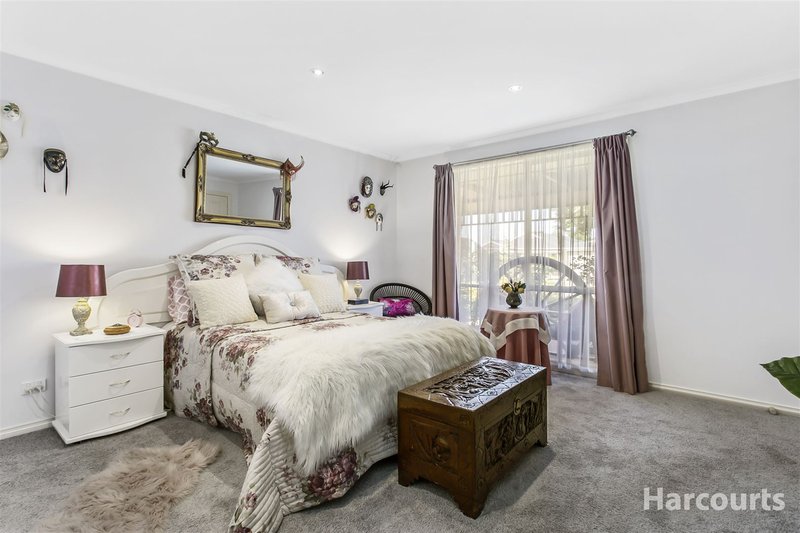 Photo - 6 Carranya Court, Narre Warren South VIC 3805 - Image 6