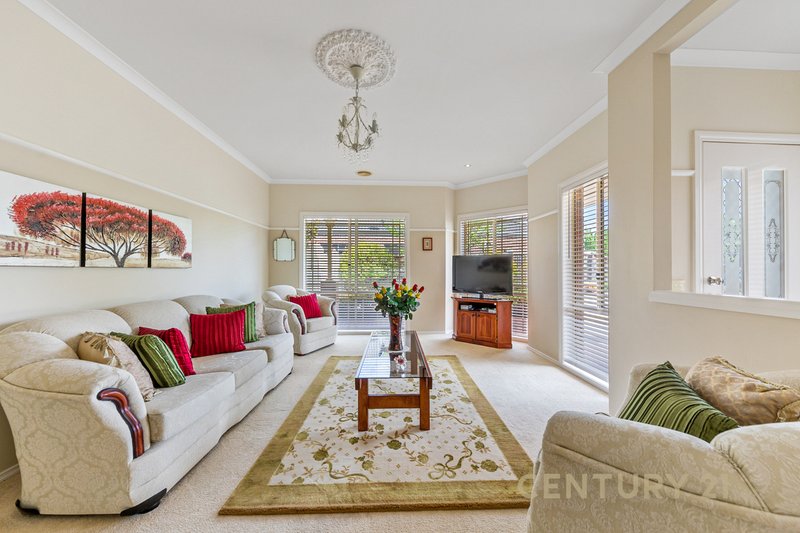 Photo - 6 Carrington Drive, Pakenham VIC 3810 - Image 9