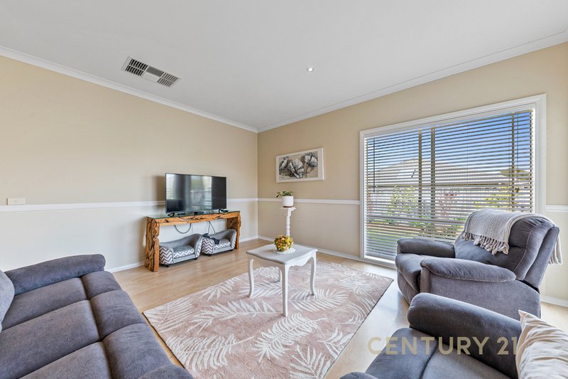 Photo - 6 Carrington Drive, Pakenham VIC 3810 - Image 14