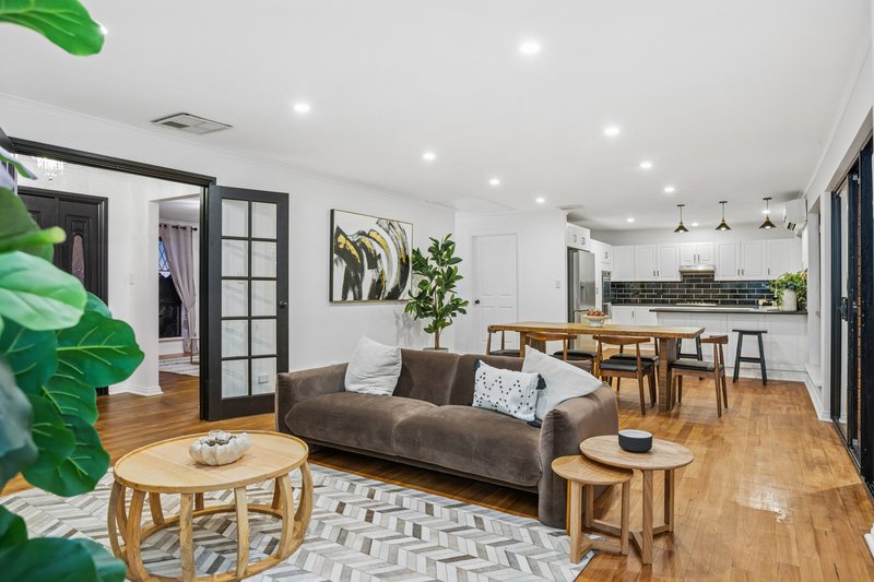 Photo - 6 Caspian Court, Woodcroft SA 5162 - Image 3