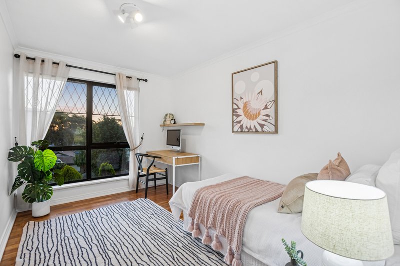 Photo - 6 Caspian Court, Woodcroft SA 5162 - Image 17