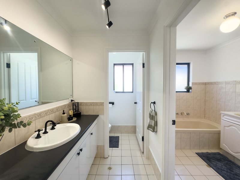 Photo - 6 Caspian Court, Woodcroft SA 5162 - Image 18