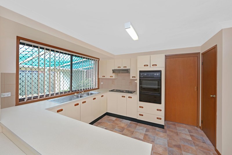 Photo - 6 Casurina Close, Lake Haven NSW 2263 - Image 2