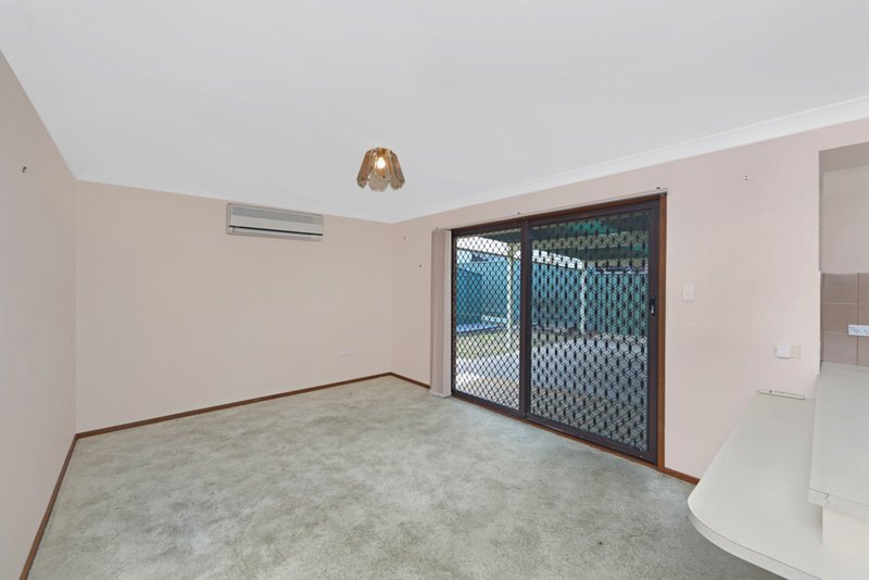 Photo - 6 Casurina Close, Lake Haven NSW 2263 - Image 4