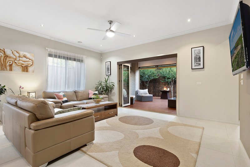 Photo - 6 Cauduro Way, Epping VIC 3076 - Image 5