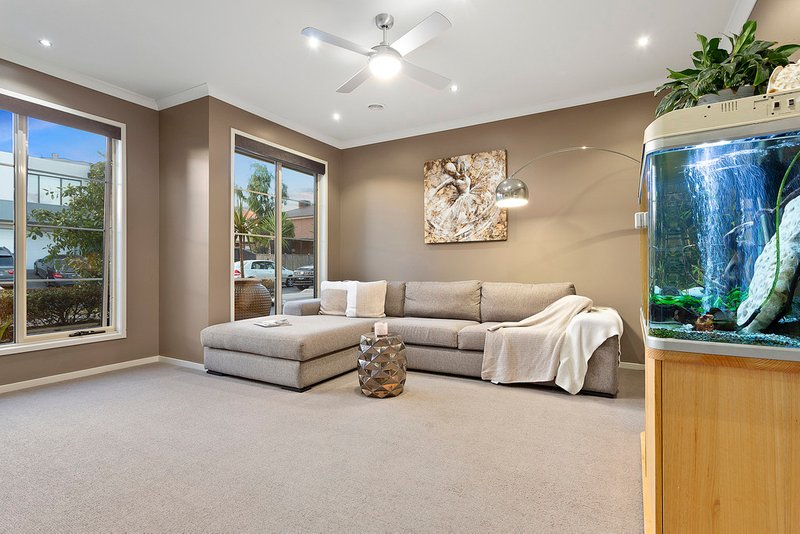 Photo - 6 Cauduro Way, Epping VIC 3076 - Image 6