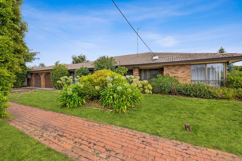 6 Cedar Avenue, Alfredton VIC 3350