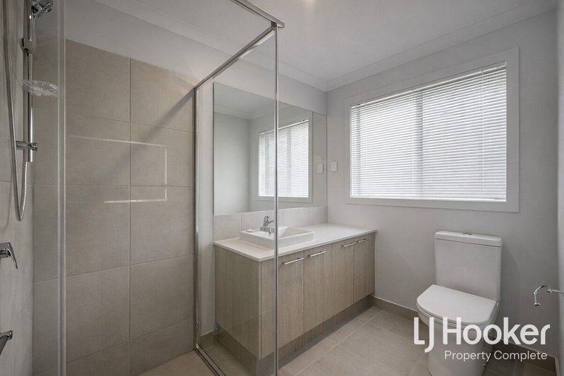Photo - 6 Celestial Way, White Rock QLD 4306 - Image 8