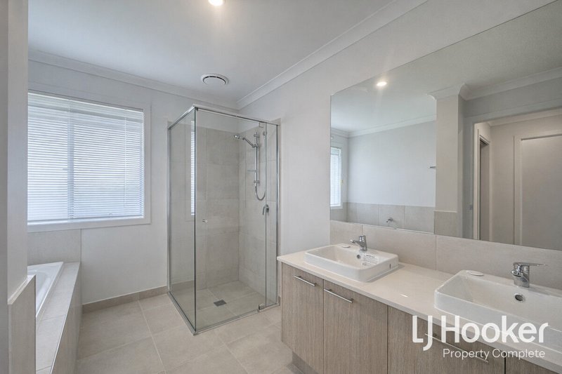 Photo - 6 Celestial Way, White Rock QLD 4306 - Image 10
