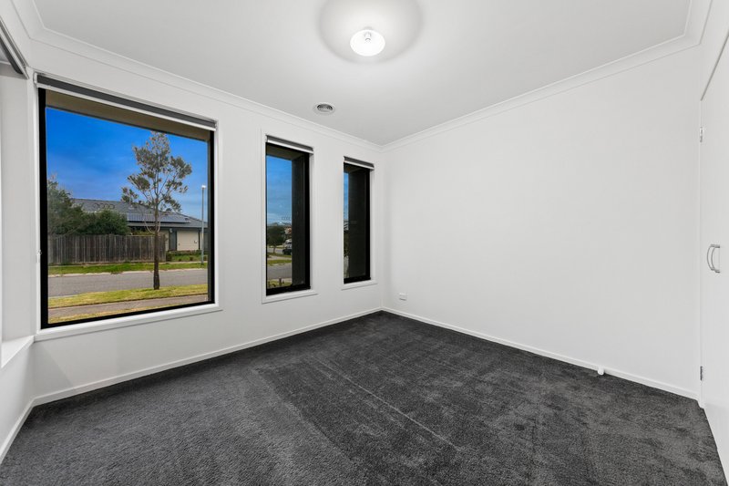 Photo - 6 Chaffey Grove, Officer South VIC 3809 - Image 11