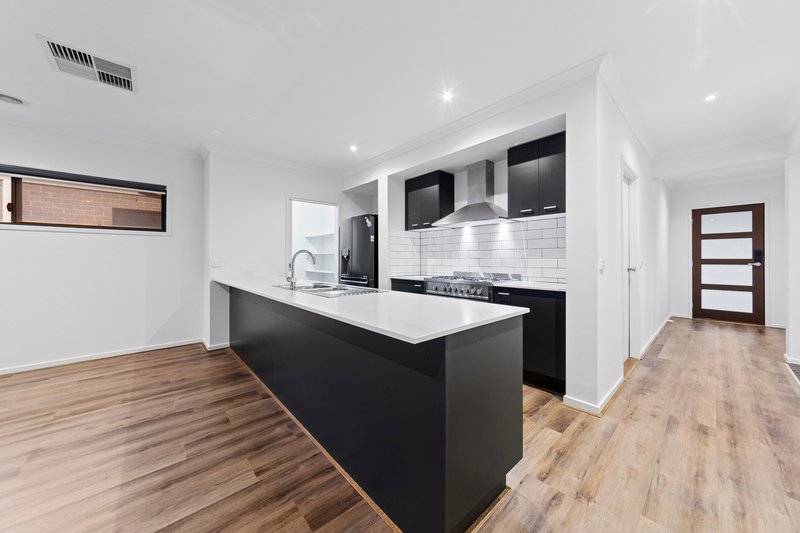 Photo - 6 Chaffey Grove, Officer South VIC 3809 - Image 15