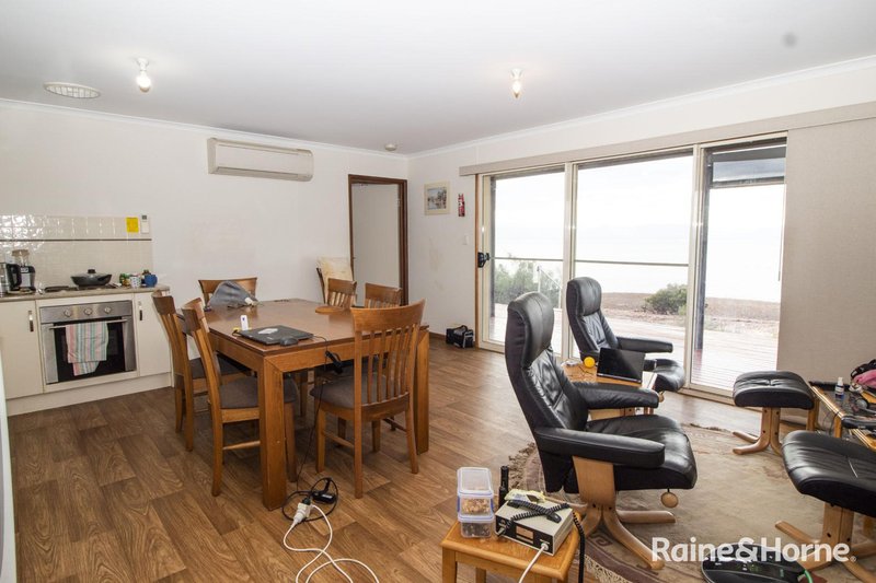 Photo - 6 Chalklen Court, Commissariat Point SA 5700 - Image 7