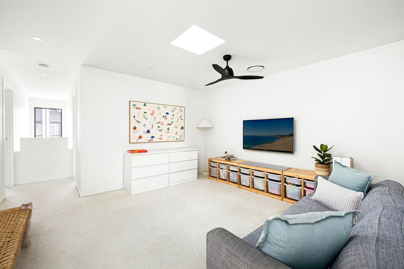 Photo - 6 Chambers Circuit, Warriewood NSW 2102 - Image 4