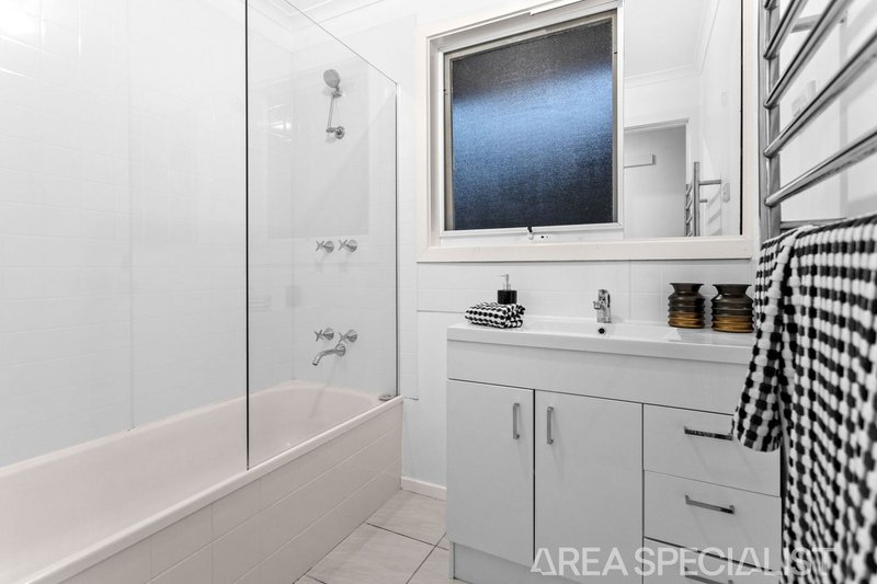 Photo - 6 Chamouni Court, Frankston VIC 3199 - Image 12