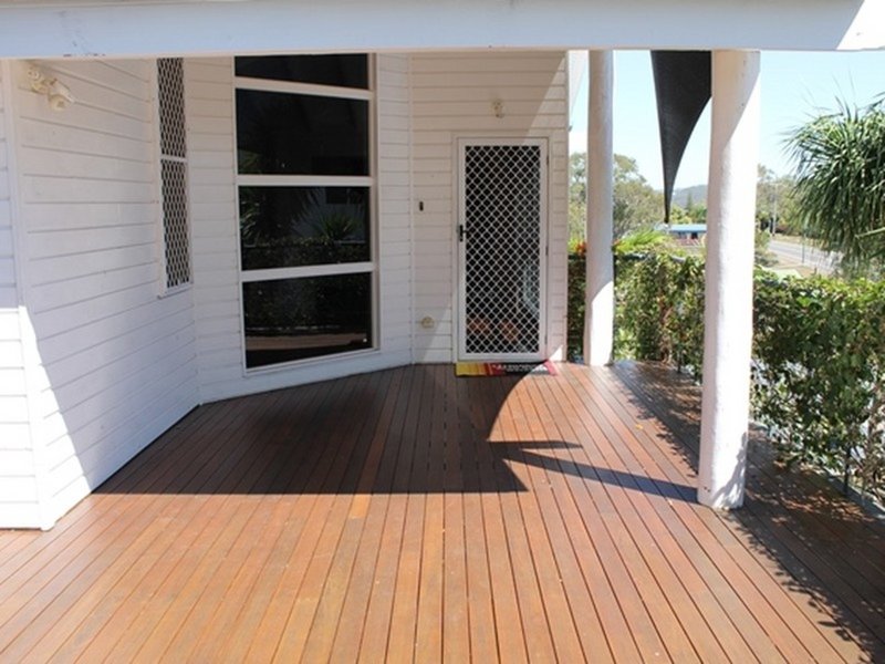 Photo - 6 Charles Crescent, Tannum Sands QLD 4680 - Image 4