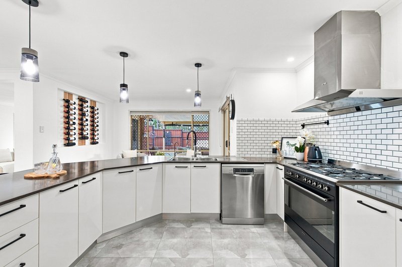 Photo - 6 Charles Place, Runcorn QLD 4113 - Image 10