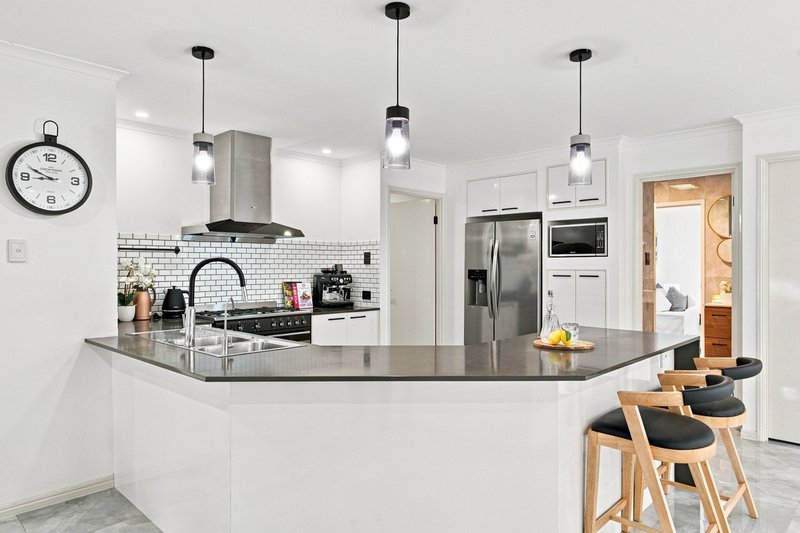 Photo - 6 Charles Place, Runcorn QLD 4113 - Image 11