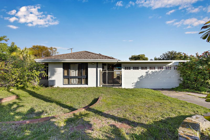 Photo - 6 Chataway Road, Girrawheen WA 6064 - Image 1