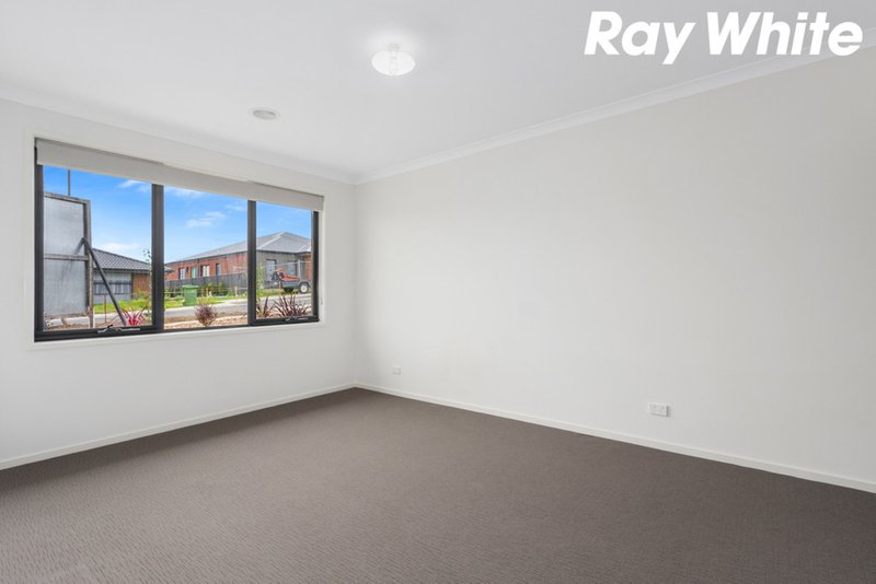 Photo - 6 Chelan Court, Pakenham VIC 3810 - Image 7