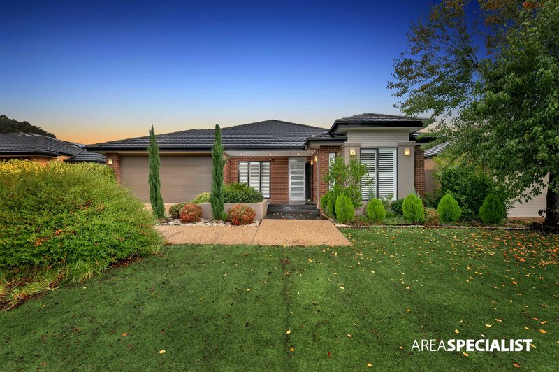 6 Cherry Lake Green, Caroline Springs VIC 3023