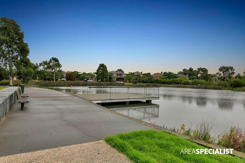 Photo - 6 Cherry Lake Green, Caroline Springs VIC 3023 - Image 22