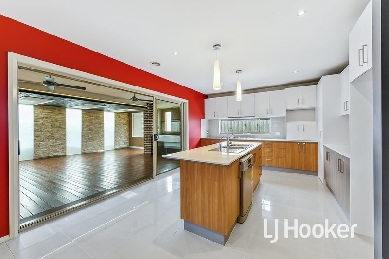 Photo - 6 Cherrywood Way, Narre Warren South VIC 3805 - Image 3