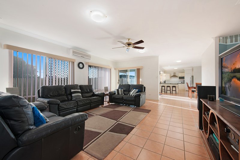 Photo - 6 Chichester Court, Carindale QLD 4152 - Image 7