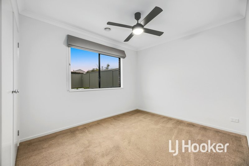 Photo - 6 Chief Court, Cranbourne East VIC 3977 - Image 15