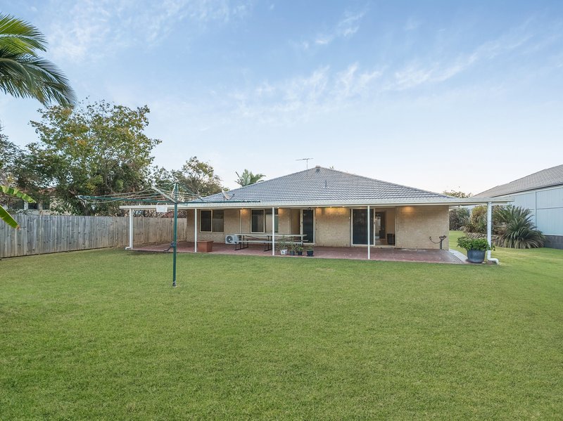 Photo - 6 Chilton Crescent, North Lakes QLD 4509 - Image 2
