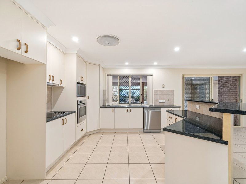 Photo - 6 Chilton Crescent, North Lakes QLD 4509 - Image 3