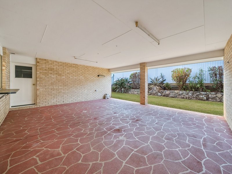 Photo - 6 Chilton Crescent, North Lakes QLD 4509 - Image 6