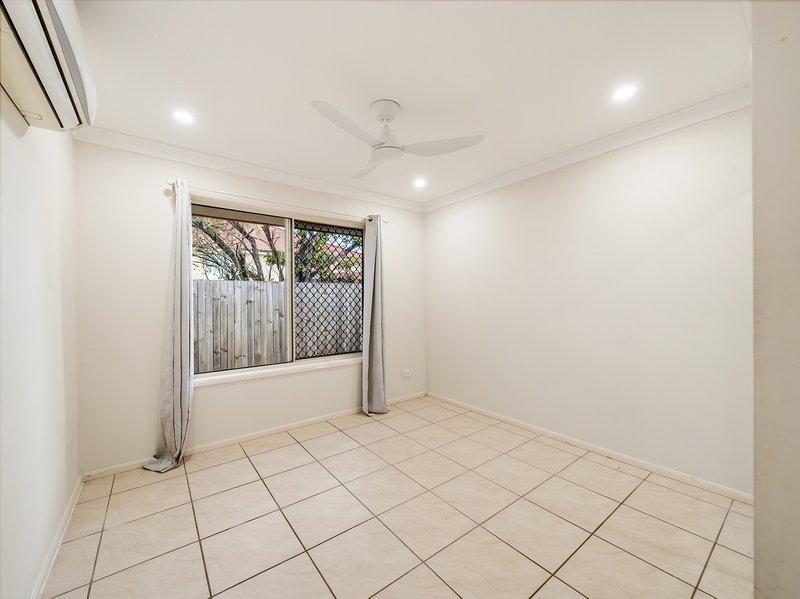 Photo - 6 Chilton Crescent, North Lakes QLD 4509 - Image 14