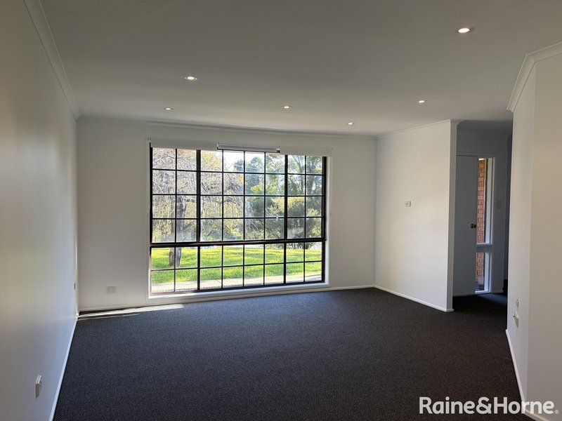 Photo - 6 Chippendale Close, Moss Vale NSW 2577 - Image 2