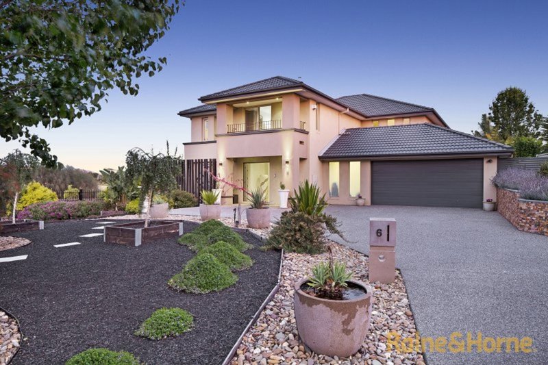 6 Chorlton Place, Caroline Springs VIC 3023