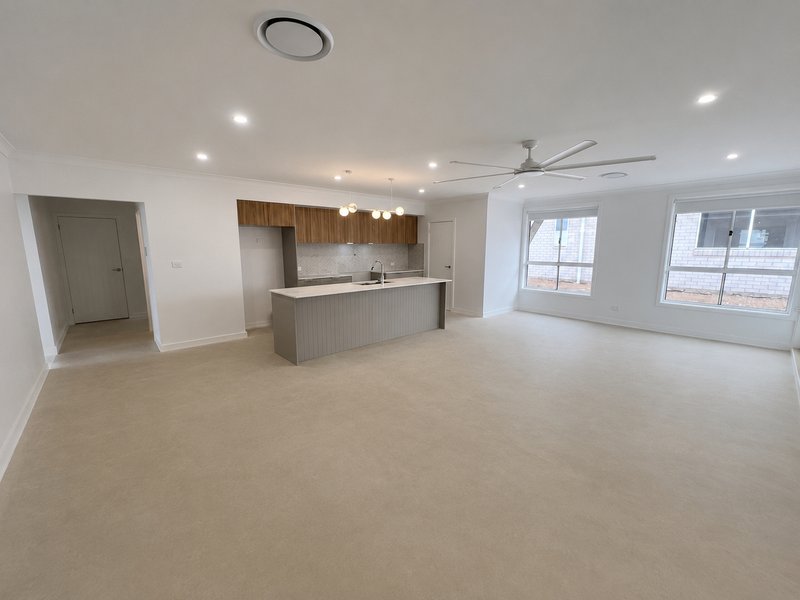 Photo - 6 Chrisbrook Terrace, Dubbo NSW 2830 - Image 2