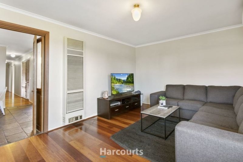 Photo - 6 Cirai Crescent, Cranbourne West VIC 3977 - Image 3