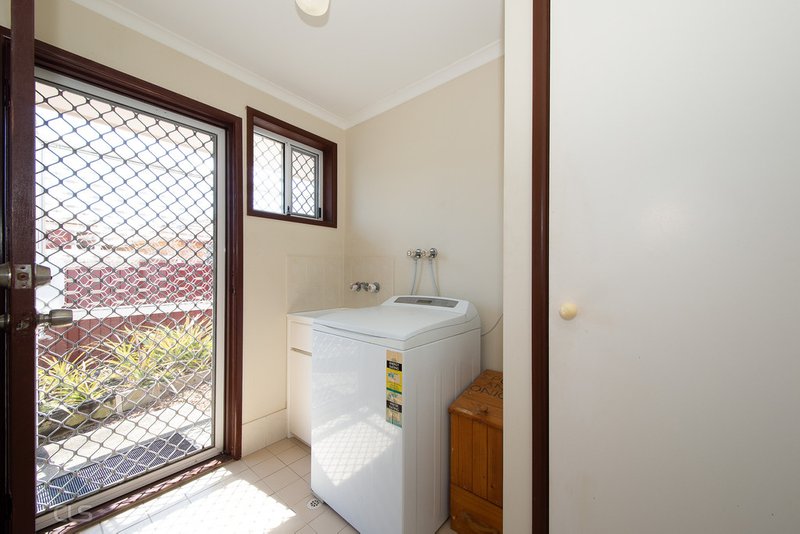 Photo - 6 Clark Terrace, Sandstone Point QLD 4511 - Image 11