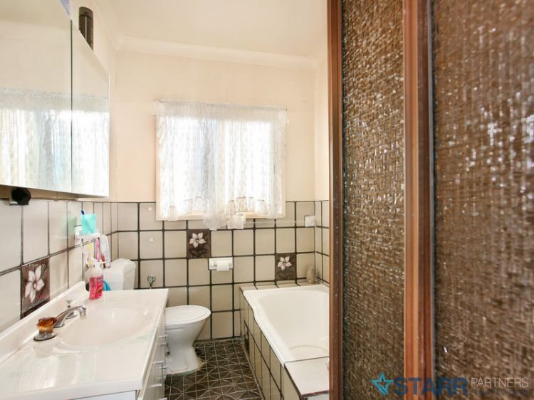 Photo - 6 Clement Street, Guildford NSW 2161 - Image 8