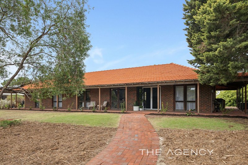 Photo - 6 Clements Place, Jandakot WA 6164 - Image 2