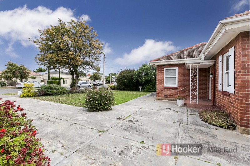 Photo - 6 Clovelly Avenue, Glenelg North SA 5045 - Image 2