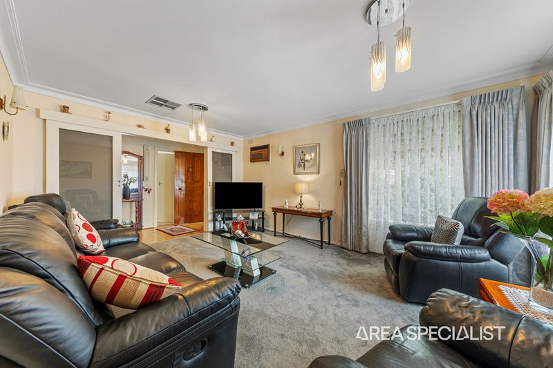 Photo - 6 Cloverset Avenue, Narre Warren VIC 3805 - Image 3