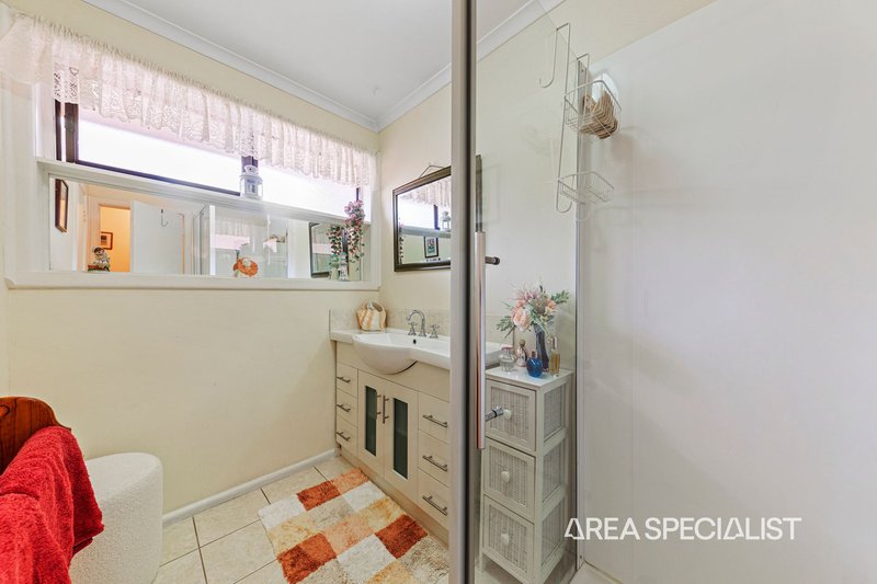 Photo - 6 Cloverset Avenue, Narre Warren VIC 3805 - Image 8