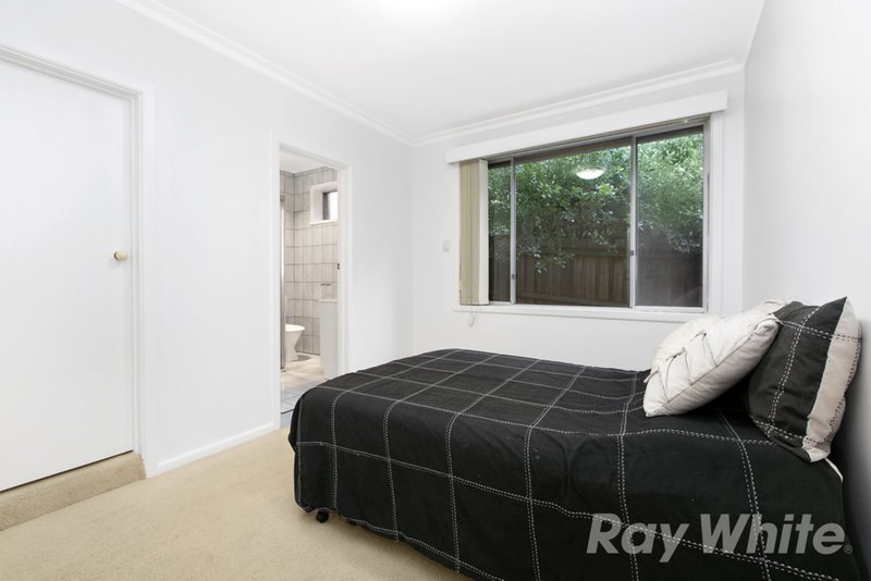 Photo - 6 Clyden Court, Burwood East VIC 3151 - Image 6