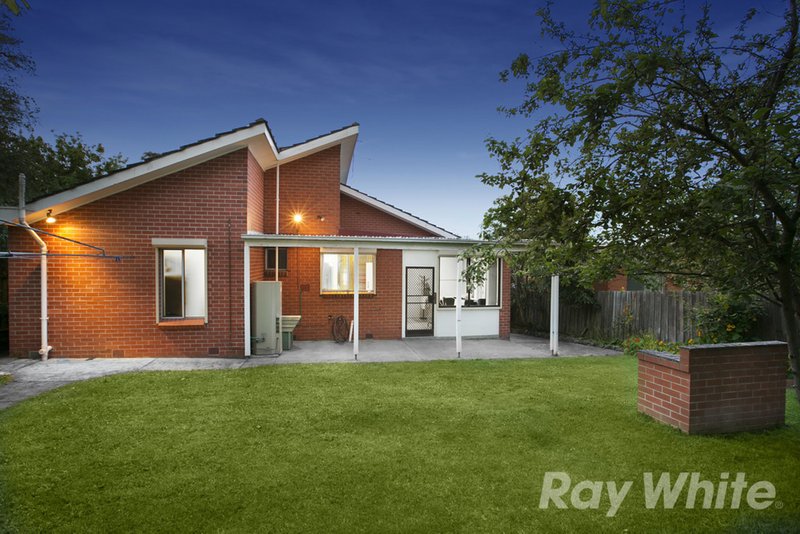 Photo - 6 Clyden Court, Burwood East VIC 3151 - Image 10