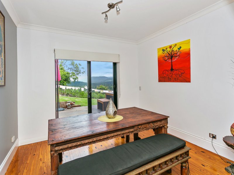 Photo - 6 Coastview Crescent, Tallai QLD 4213 - Image 18