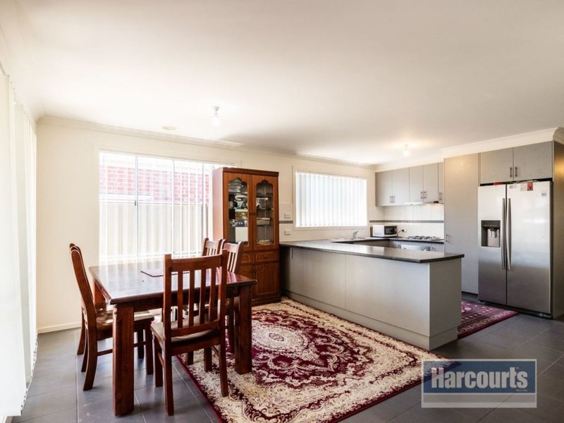 Photo - 6 Cob Terrace, Clyde North VIC 3978 - Image 3